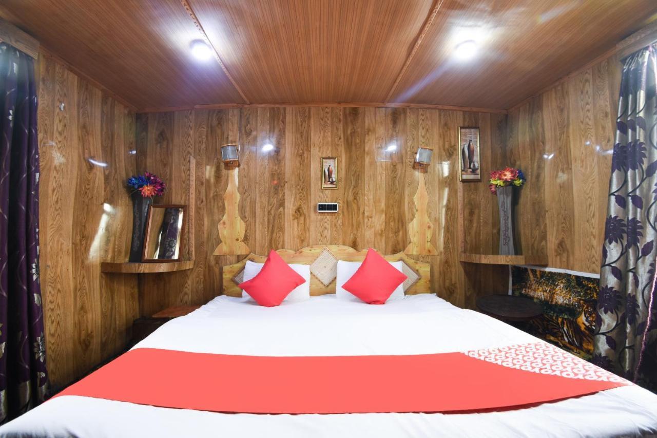 Oyo 66637 Merlin Group Of Houseboats Hotell Srīnagar Eksteriør bilde
